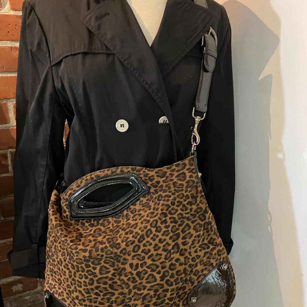 Grand Sac Cabas (TOTE & CROSSBODY ) Stuart Weitzman Léopard, Cuir Verni, stud.